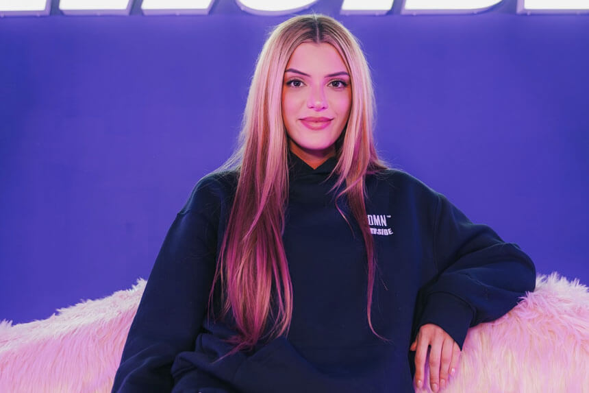 Alissa Violet net worth breakdown showing income from Instagram sponsorships modeling contracts and brand deals in 2025