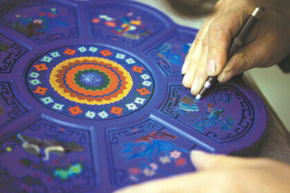 Bardoek traditional textile craft showing handwoven patterns and natural dyes on fabric